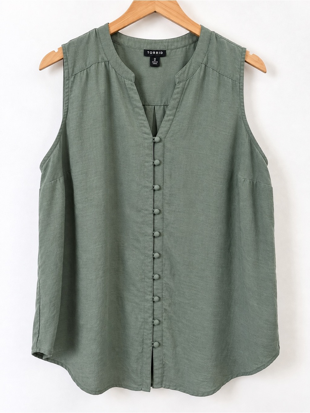 Torrid Sage Green Sleeveless Button Front Blouse Size 2 Plus Relaxed Boho Top